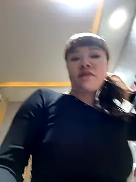 Snapshot of Xinlan-Asia chatting on 10/29/25, 11:12 Xinlan-Asia online show from 10/29/25, 11:12