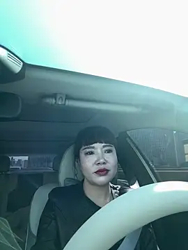 Snapshot of Xinlan-Asia chatting on 12/15/25, 04:50 Xinlan-Asia online show from 12/15/25, 04:50