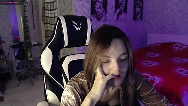 Snapshot of Kitti_study chatting on 10/14/25, 09:43 Kitti study online show from 10/14/25, 09:43