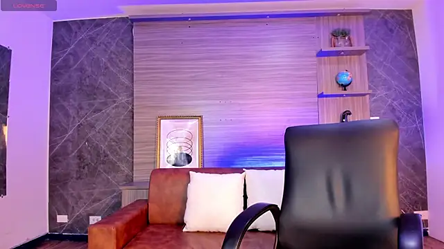 sofiapalacioss online show from 10/31/25, 08:21