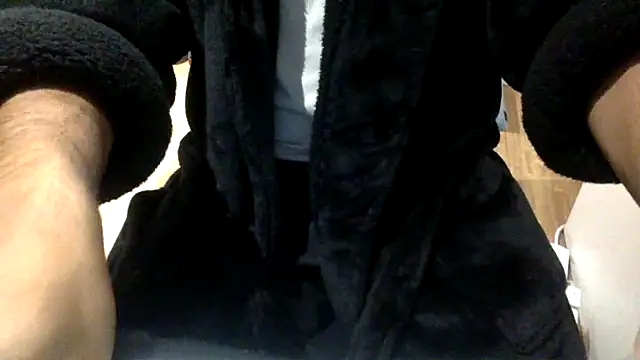 Snapshot of Whatevrr chatting on 10/15/25, 10:10 Whatevrr online show from 10/15/25, 10:10