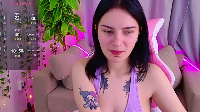 Snapshot of Angel_Braun chatting on 11/17/25, 01:06 Angel Braun online show from 11/17/25, 01:06