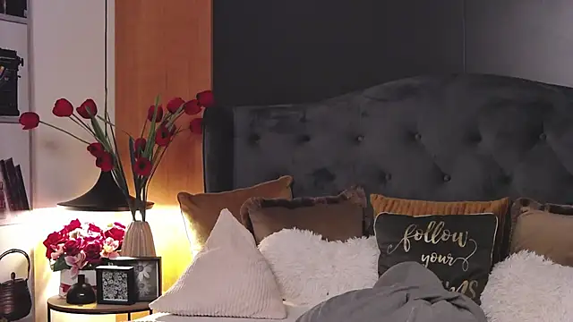 Snapshot of Mia_Swano chatting on 10/04/25, 09:57 Mia Swano online show from 10/04/25, 09:57