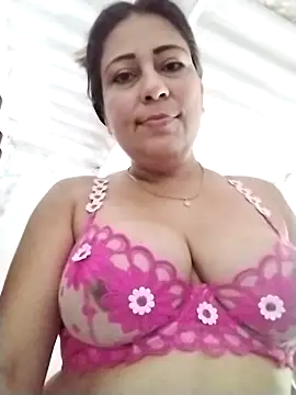 Snapshot of _tetas_92 chatting on 10/21/25, 02:29  tetas 92 online show from 10/21/25, 02:29