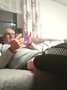 Oldmenhot66 online show from 10/30/25, 05:13