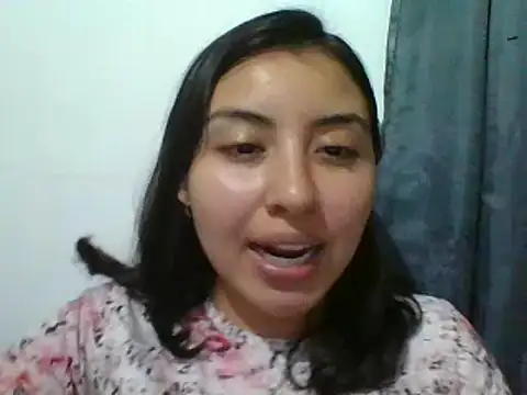 Snapshot of _Romilly_ chatting on 10/31/25, 02:34 Romilly online show from 10/31/25, 02:34