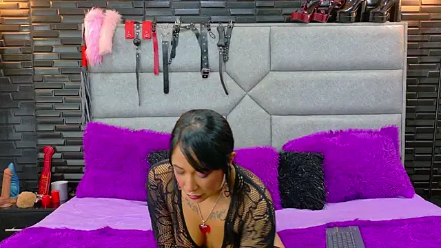 DaiaRousi online show from 10/15/25, 02:33