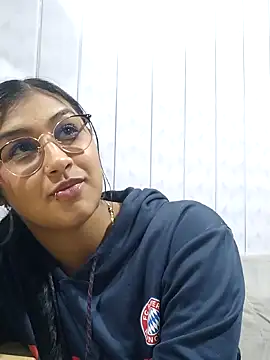 Snapshot of Emiily_Johamson chatting on 09/24/25, 02:37 Emiily Johamson online show from 09/24/25, 02:37