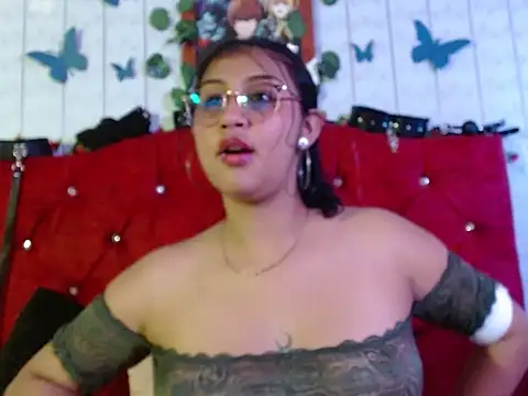 Snapshot of Emiily_Johamson chatting on 10/04/25, 01:36 Emiily Johamson online show from 10/04/25, 01:36