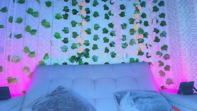 Snapshot of collet_1 chatting on 10/03/25, 12:13 collet 1 online show from 10/03/25, 12:13