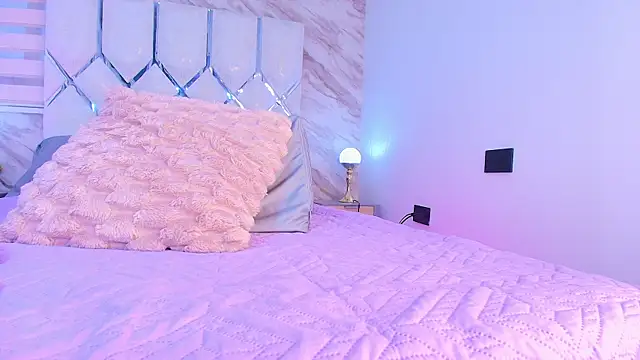 collet 1 online show from 11/26/25, 11:55