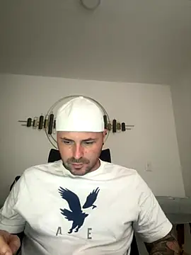 Snapshot of joshmahe chatting on 09/08/25, 09:25 joshmahe online show from 09/08/25, 09:25