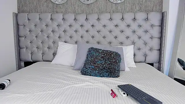 Snapshot of NahomyAngel chatting on 10/20/25, 02:28 NahomyAngel online show from 10/20/25, 02:28