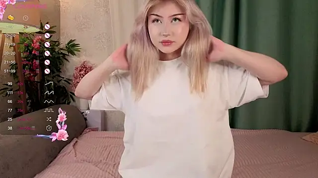 AudieKaemmerer online show from 10/20/25, 04:40