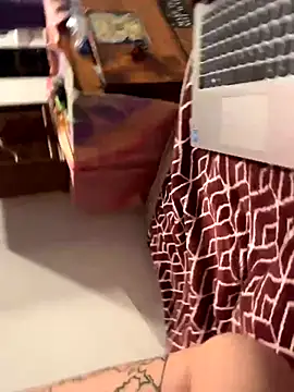 Snapshot of venusluvxoxo chatting on 10/27/25, 02:15 venusluvxoxo online show from 10/27/25, 02:15