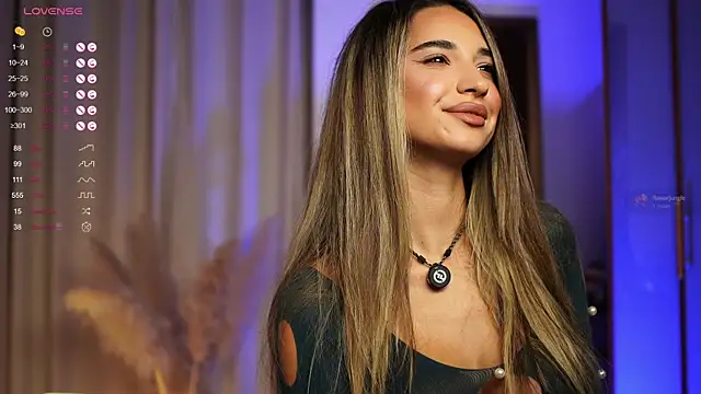 ItalianGirl online show from 10/06/25, 07:00