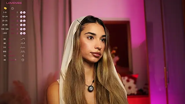 ItalianGirl online show from 10/14/25, 06:52