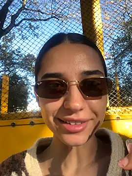 ItalianGirl online show from 10/29/25, 01:02