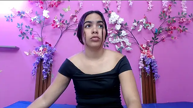 skinnysofia18 online show from 05/30/26, 02:14