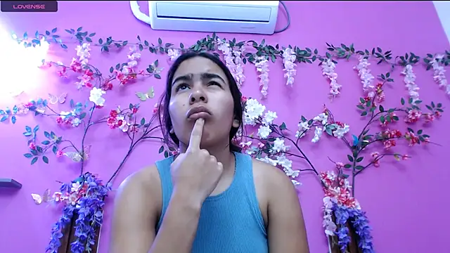 skinnysofia18 online show from 07/01/26, 01:56