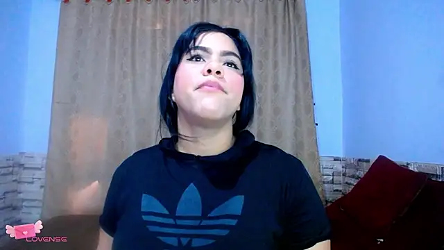 Snapshot of Bicky_24 chatting on 11/17/25, 01:06 Bicky 24 online show from 11/17/25, 01:06