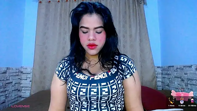 Snapshot of Bicky_24 chatting on 11/21/25, 10:14 Bicky 24 online show from 11/21/25, 10:14