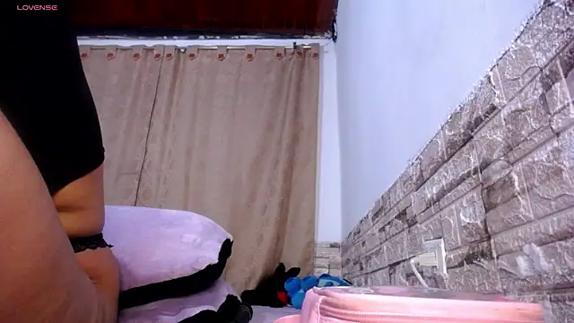 Snapshot of Bicky_24 chatting on 03/19/26, 11:03 Bicky 24 online show from 03/19/26, 11:03