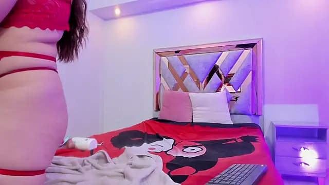 CataleyaAmaya online show from 11/28/25, 12:08