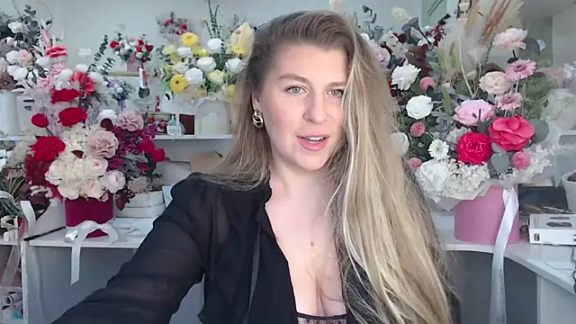 LadyJanee online show from 09/19/25, 12:17