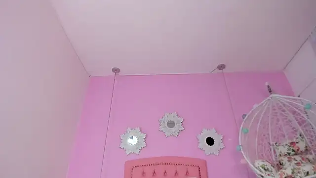 Snapshot of CannelaSmith chatting on 11/10/25, 07:35 CannelaSmith online show from 11/10/25, 07:35