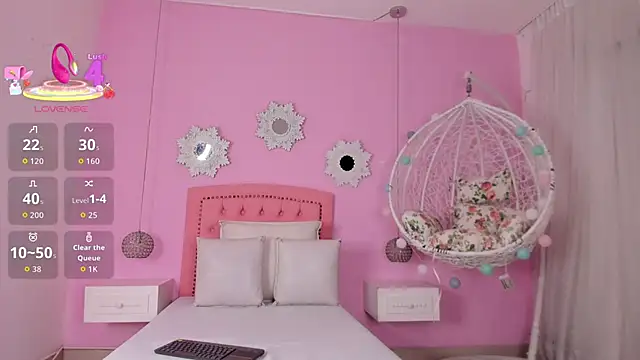 Snapshot of CannelaSmith chatting on 11/21/25, 07:34 CannelaSmith online show from 11/21/25, 07:34