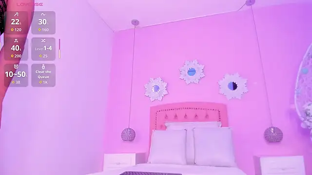 Snapshot of CannelaSmith chatting on 12/05/25, 11:30 CannelaSmith online show from 12/05/25, 11:30