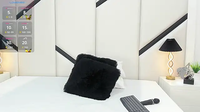Snapshot of XimenaCosta chatting on 05/12/26, 12:24 XimenaCosta online show from 05/12/26, 12:24