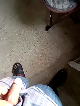 Snapshot of Rahul_Razz chatting on 10/17/25, 01:42 Rahul Razz online show from 10/17/25, 01:42