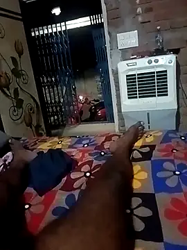 Snapshot of Rahul_Razz chatting on 10/23/25, 06:28 Rahul Razz online show from 10/23/25, 06:28