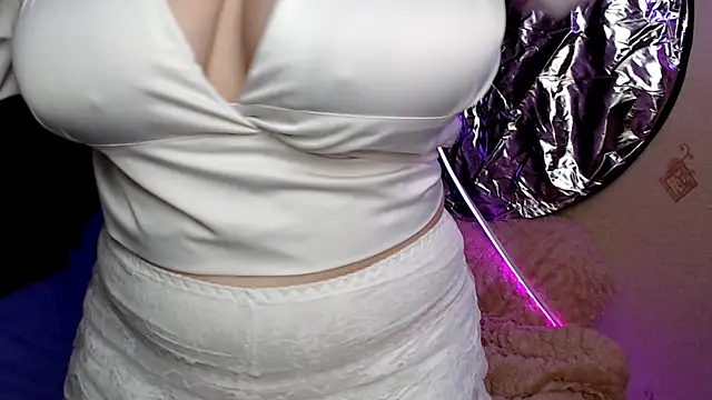 MillyBoo0 online show from 12/03/25, 05:22