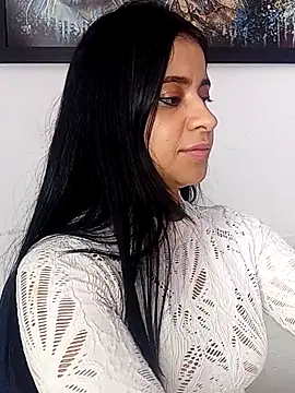 Snapshot of ValerieLove_ chatting on 11/03/25, 07:48 ValerieLove online show from 11/03/25, 07:48