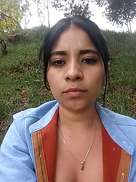 Snapshot of ValerieLove_ chatting on 11/17/25, 06:03 ValerieLove online show from 11/17/25, 06:03