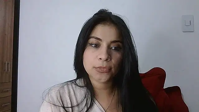 Snapshot of ValerieLove_ chatting on 11/25/25, 05:40 ValerieLove online show from 11/25/25, 05:40