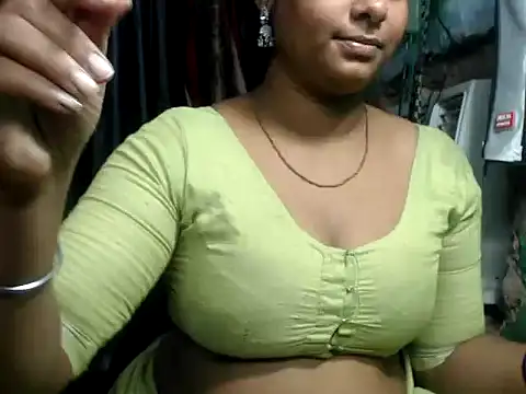 Snapshot of DearKimmi chatting on 12/03/24, 06:17 DearKimmi online show from 12/03/24, 06:17