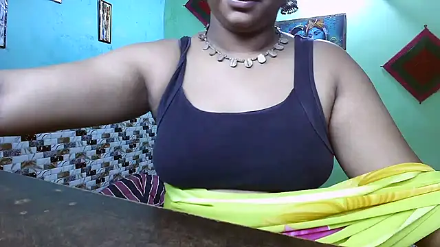 Snapshot of DearKimmi chatting on 09/25/25, 05:05 DearKimmi online show from 09/25/25, 05:05