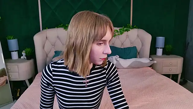 Beverly Gomes online show from 11/17/25, 03:40