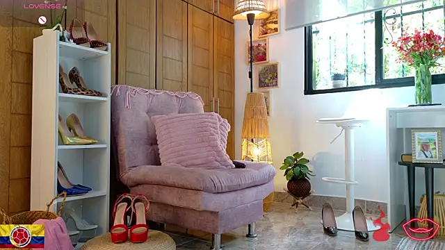 Snapshot of mrs_edha chatting on 07/01/26, 01:45 mrs edha online show from 07/01/26, 01:45