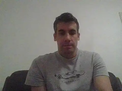 Snapshot of JulioIsHere4you chatting on 11/12/25, 11:32 JulioIsHere4you online show from 11/12/25, 11:32