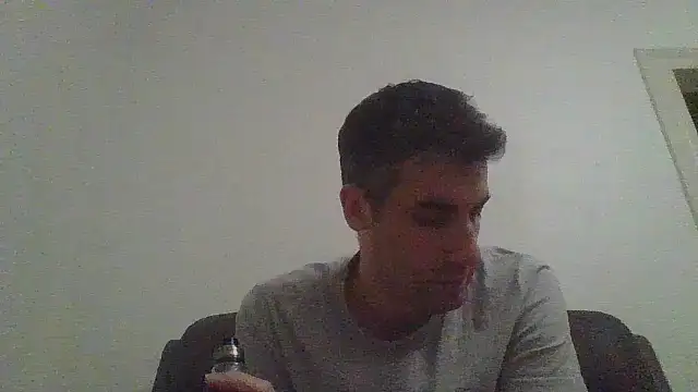 Snapshot of JulioIsHere4you chatting on 11/13/25, 04:06 JulioIsHere4you online show from 11/13/25, 04:06