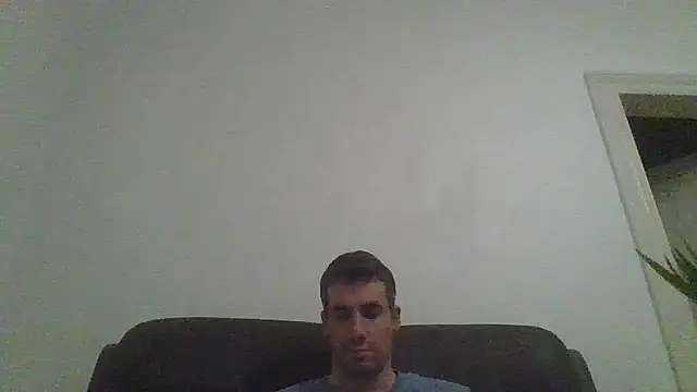 Snapshot of JulioIsHere4you chatting on 11/14/25, 11:24 JulioIsHere4you online show from 11/14/25, 11:24