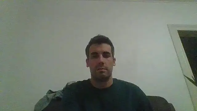 Snapshot of JulioIsHere4you chatting on 11/18/25, 11:15 JulioIsHere4you online show from 11/18/25, 11:15