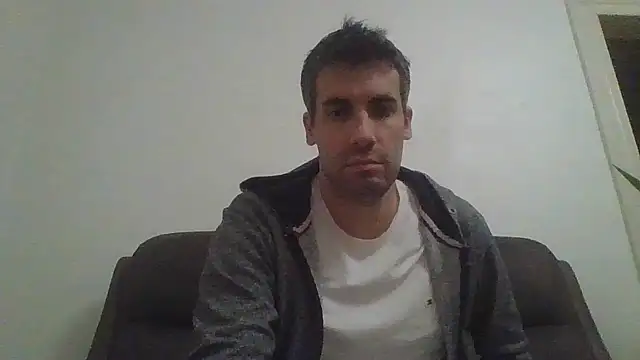 Snapshot of JulioIsHere4you chatting on 11/19/25, 11:27 JulioIsHere4you online show from 11/19/25, 11:27