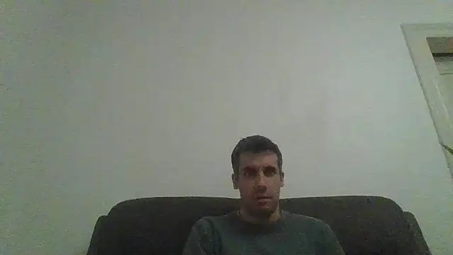 Snapshot of JulioIsHere4you chatting on 11/29/25, 12:13 JulioIsHere4you online show from 11/29/25, 12:13