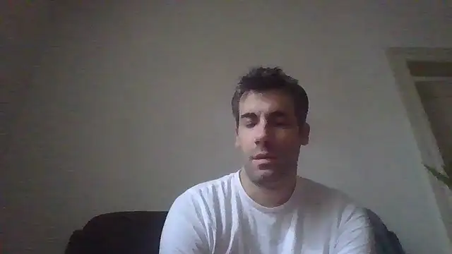 Snapshot of JulioIsHere4you chatting on 11/30/25, 09:02 JulioIsHere4you online show from 11/30/25, 09:02